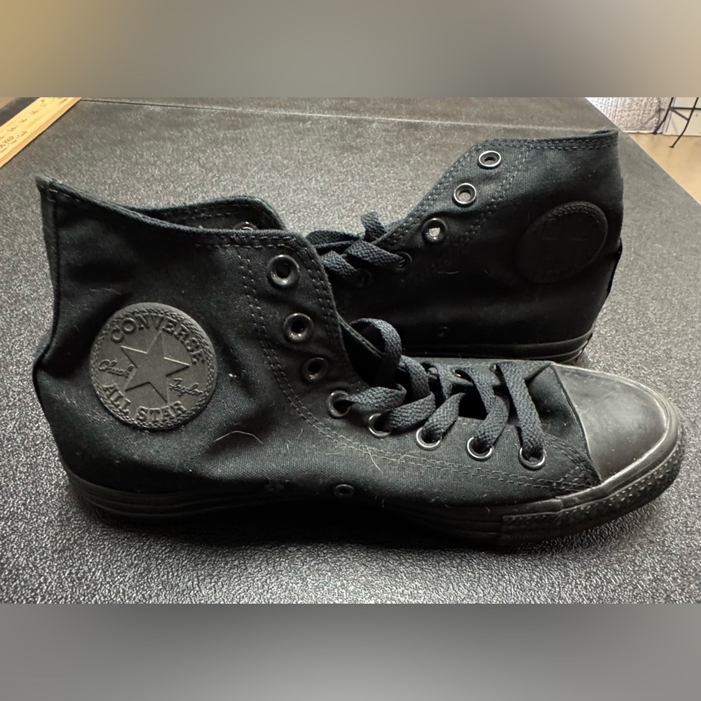 Converse Classic Allstars hightop Black Sneakers NEW no box